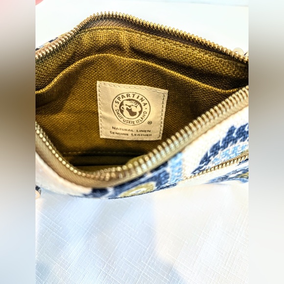 Spartina Daufuske Island Natural Linen and Leather Blue Paisley Wristlet - Picture 5 of 7
